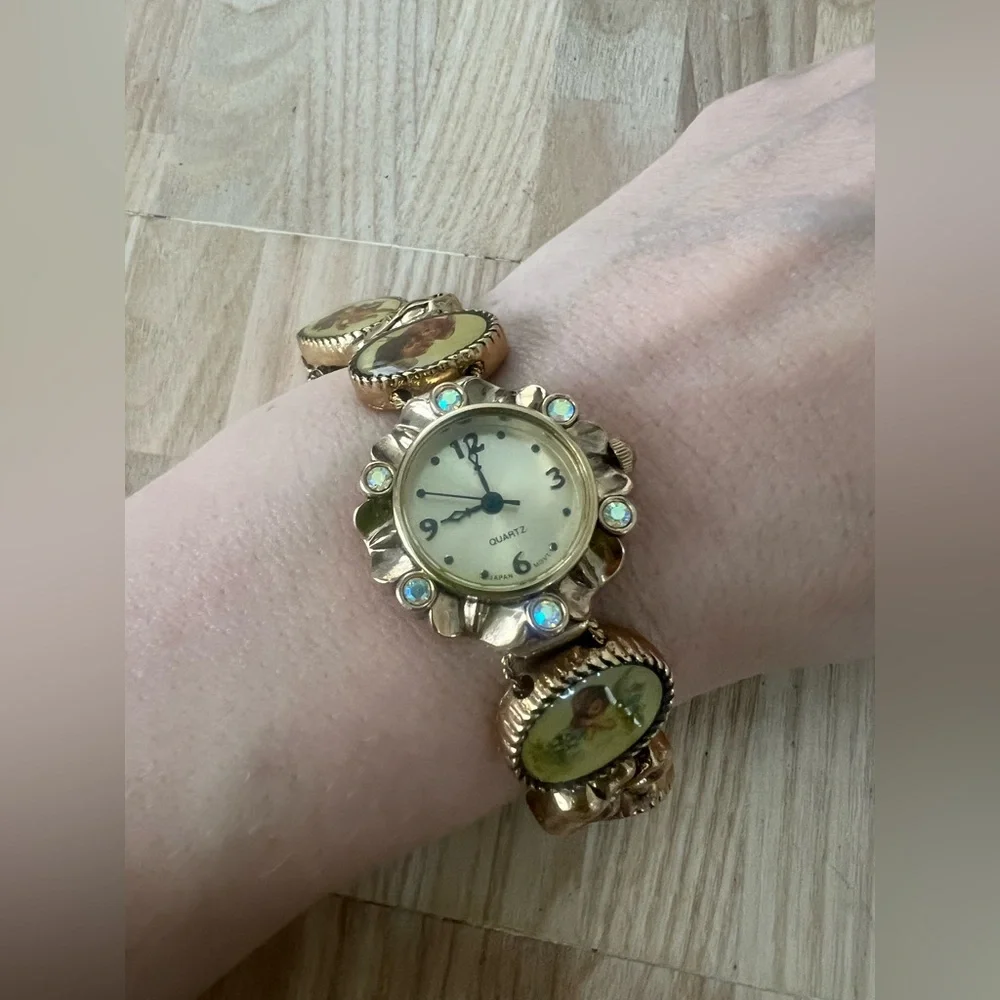 Rare Vintage gold tone Cherub Charm Bracelet Watch NEW BATTERY